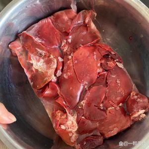 猫长期吃鸡肝会怎么样_鸡肝虽好，猫咪别多吃！