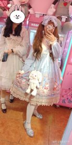 占星猫腿最厉害三个地方_猫咪蹭你腿认亲！爱意满满，快摸它！